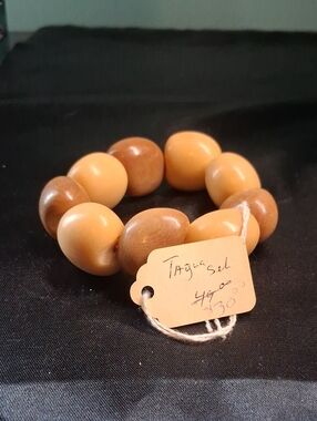 V31. Tagua Natural Material Nut Summer Bohemian Hippie Elastic Bracelet